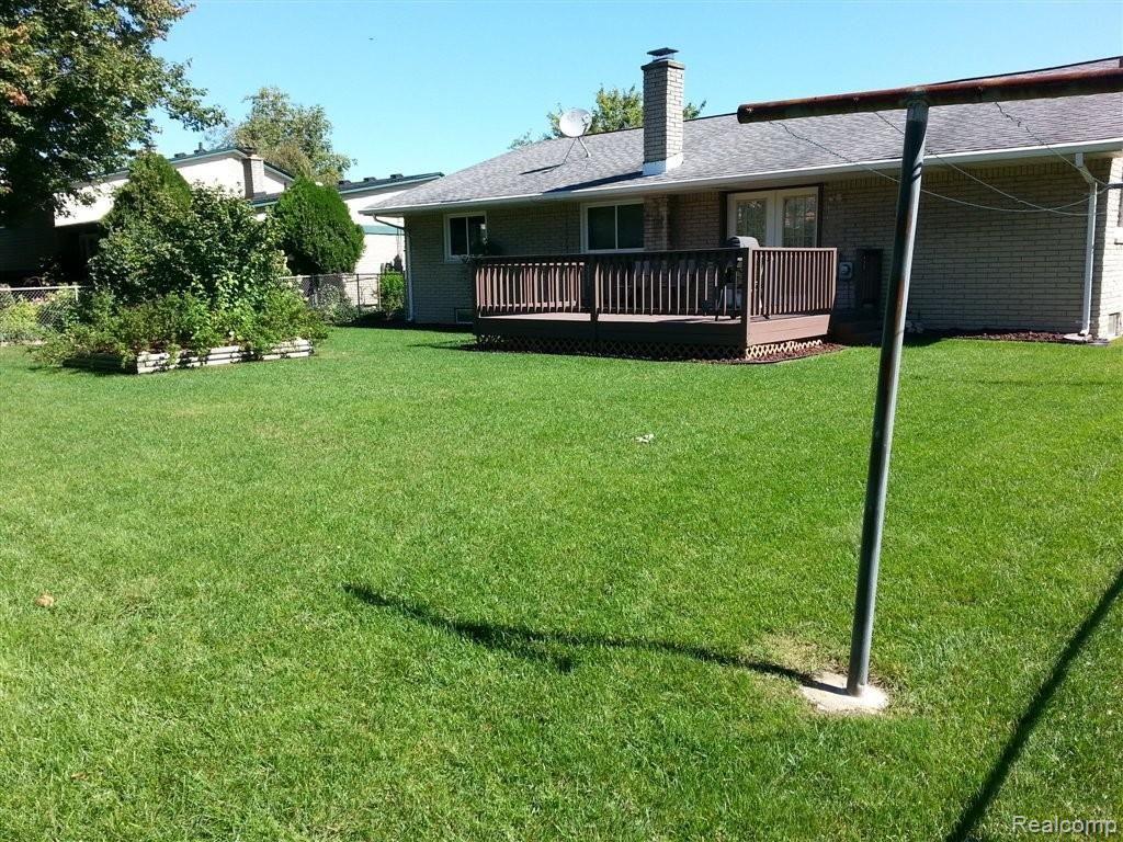 19032 Stonewood Road Riverview, MI 48193 - Photo 24 of 27 2013-09-14 12.21.04.jpg