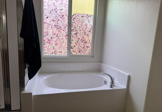 82796 Mount Riley Drive Indio, CA 92203 - Photo 12 of 24 82796 Mount Riley BATHTUB