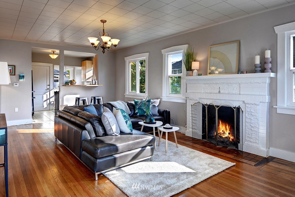 1910 North 39th Street Seattle, WA 98103 - Photo 4 of 16 Gallery Image 4