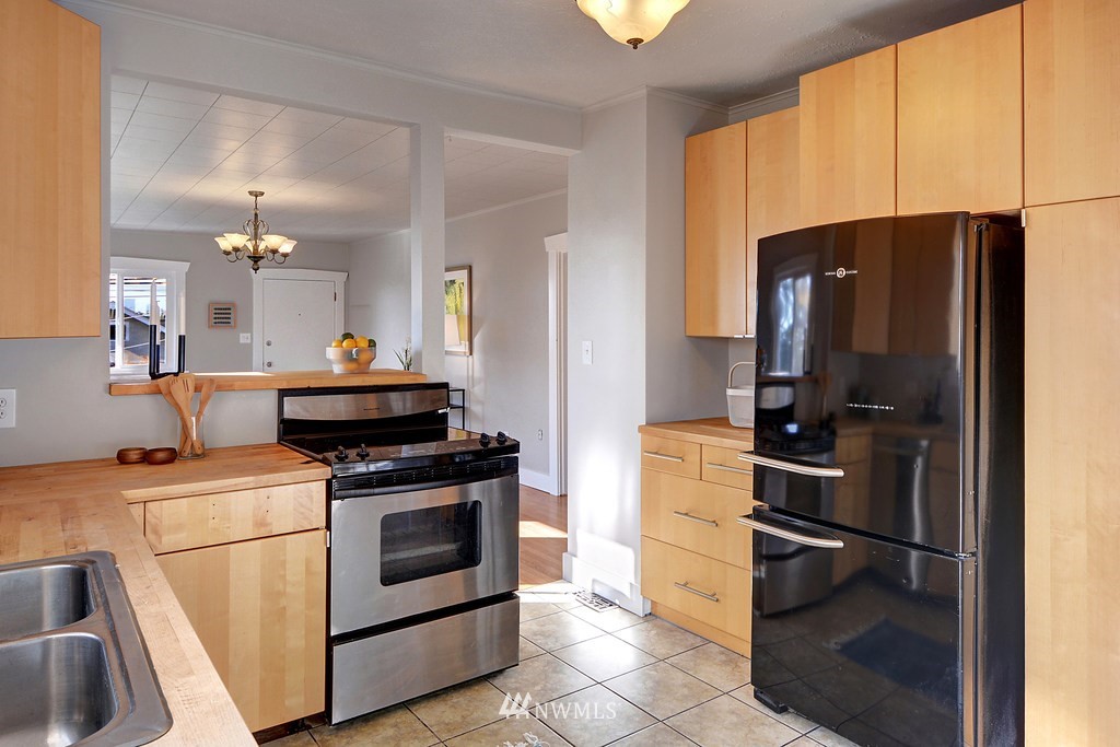 1910 North 39th Street Seattle, WA 98103 - Photo 8 of 16 Gallery Image 8