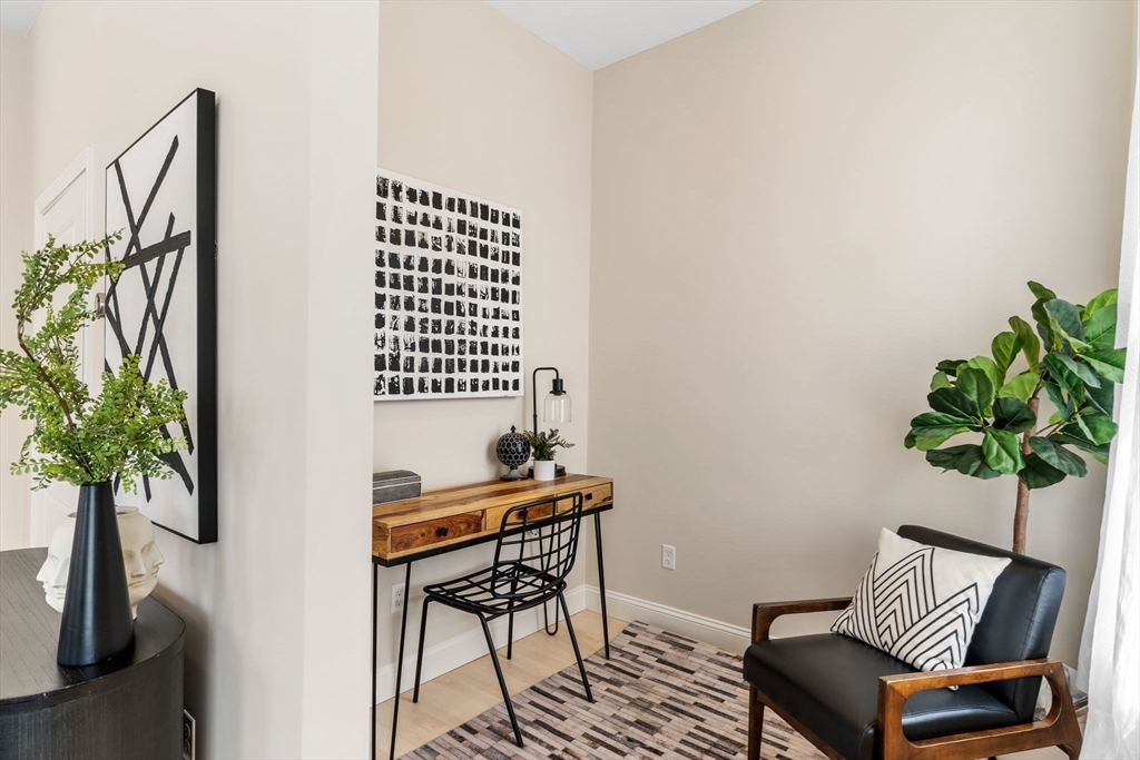 124 Warren Street, Unit 401 Boston, MA 02119 - Photo 5 of 27