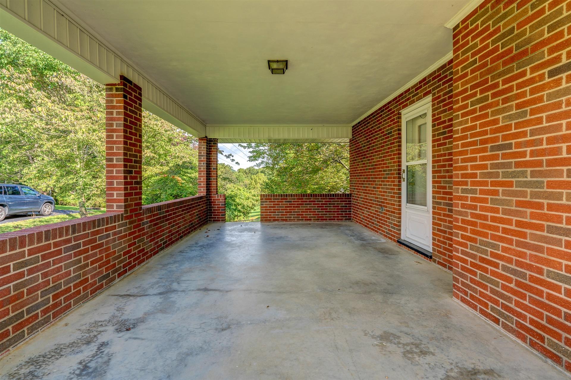 1702 Eanes Road Roanoke, VA 24014 - Photo 17 of 21 a view of entryway
