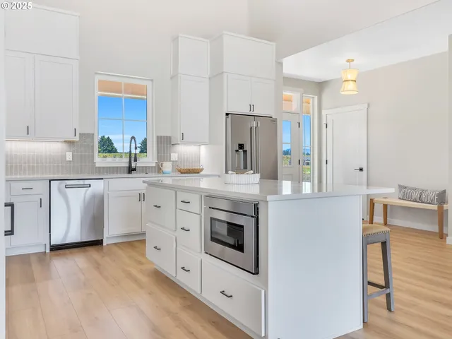 $969,000 | 90250 Hobie Road, Warrenton, OR 97146