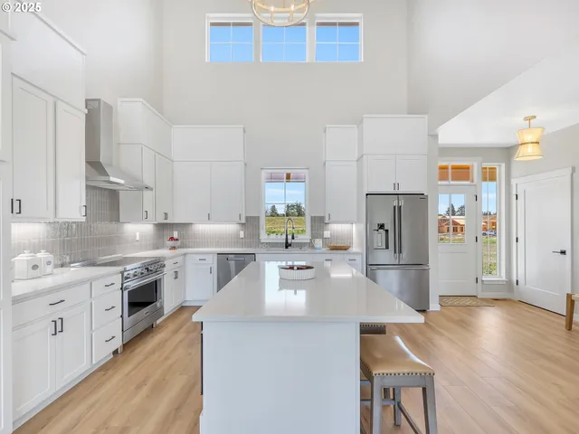 $969,000 | 90250 Hobie Road, Warrenton, OR 97146