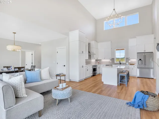 $969,000 | 90250 Hobie Road, Warrenton, OR 97146