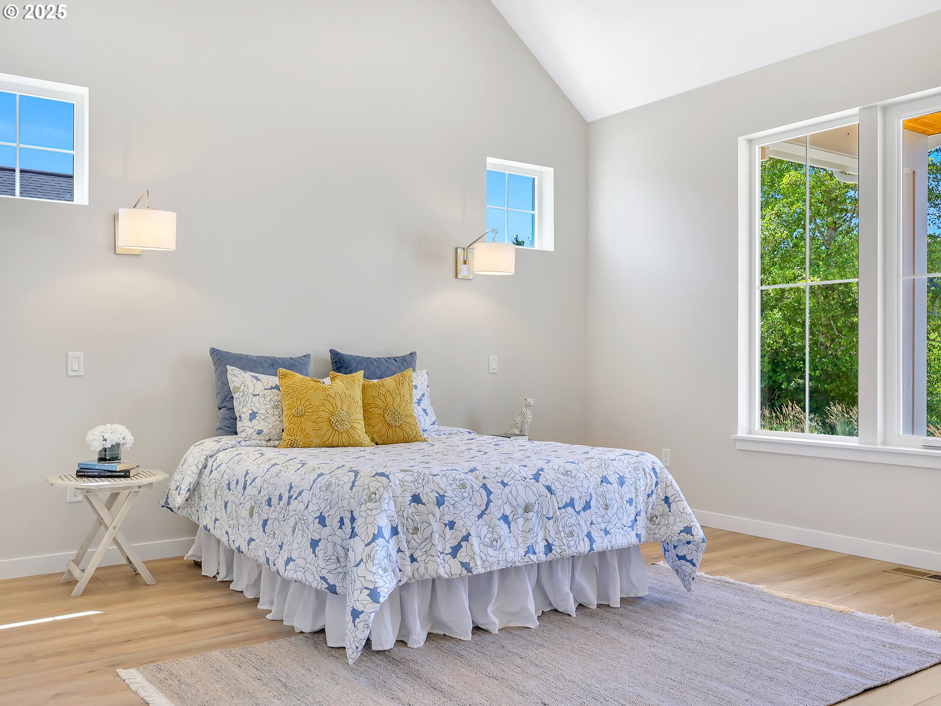 90250 Hobie Road Warrenton, OR 97146 - Photo 19 of 41 Primary Bedroom