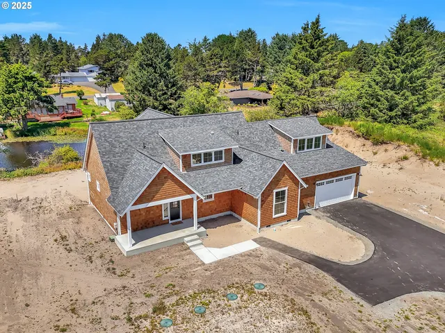 $969,000 | 90250 Hobie Road, Warrenton, OR 97146