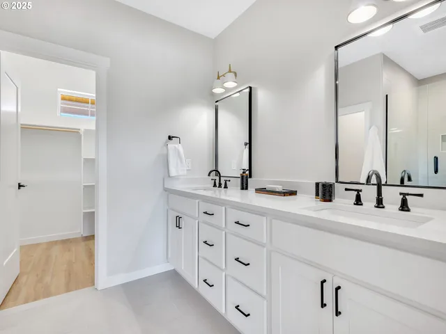 $969,000 | 90250 Hobie Road, Warrenton, OR 97146