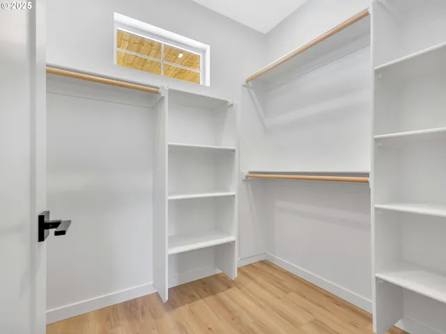 $969,000 | 90250 Hobie Road, Warrenton, OR 97146