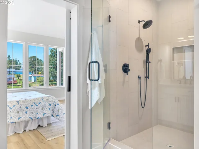 $969,000 | 90250 Hobie Road, Warrenton, OR 97146