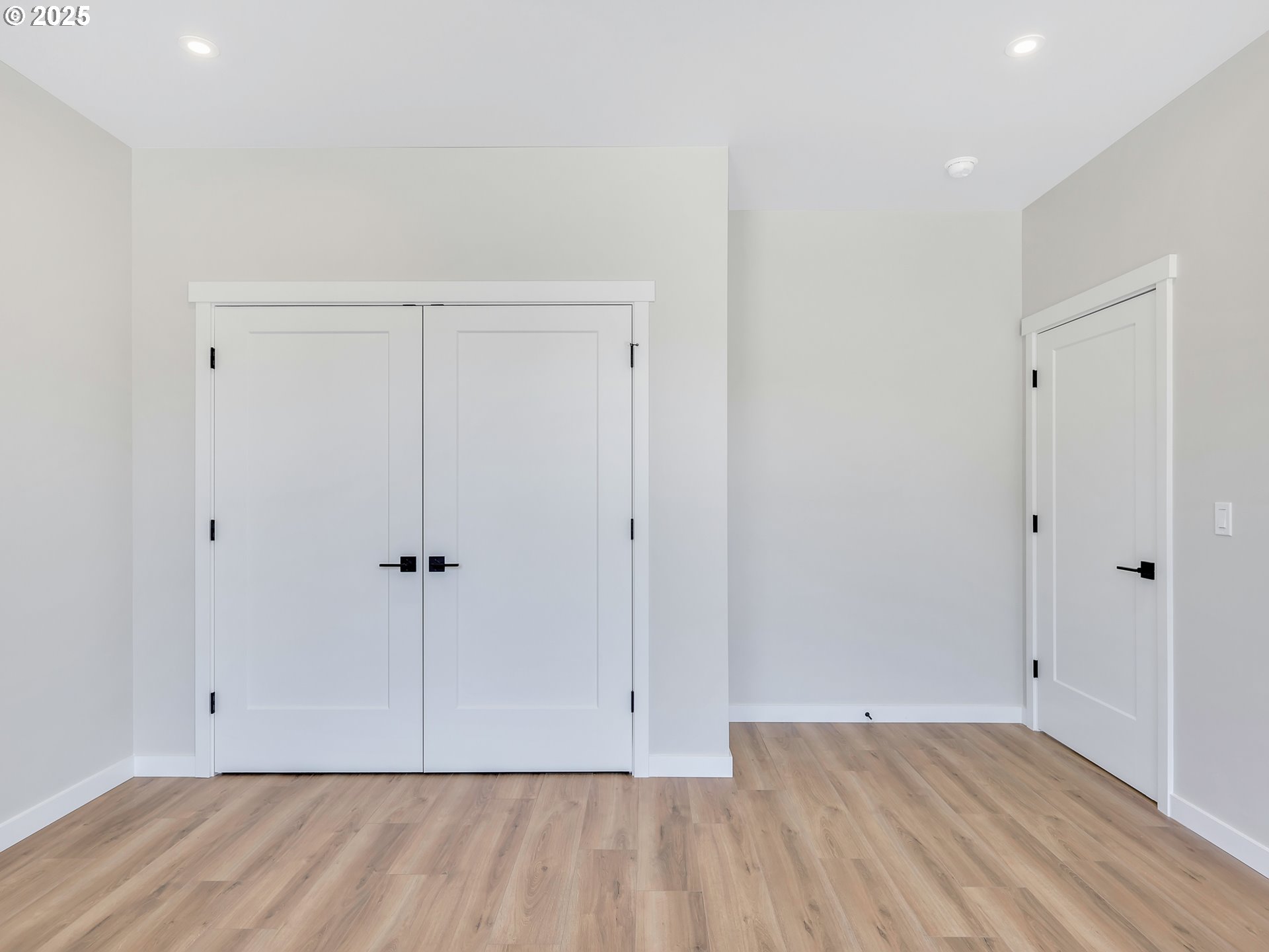 90250 Hobie Road Warrenton, OR 97146 - Photo 26 of 41 Bedroom