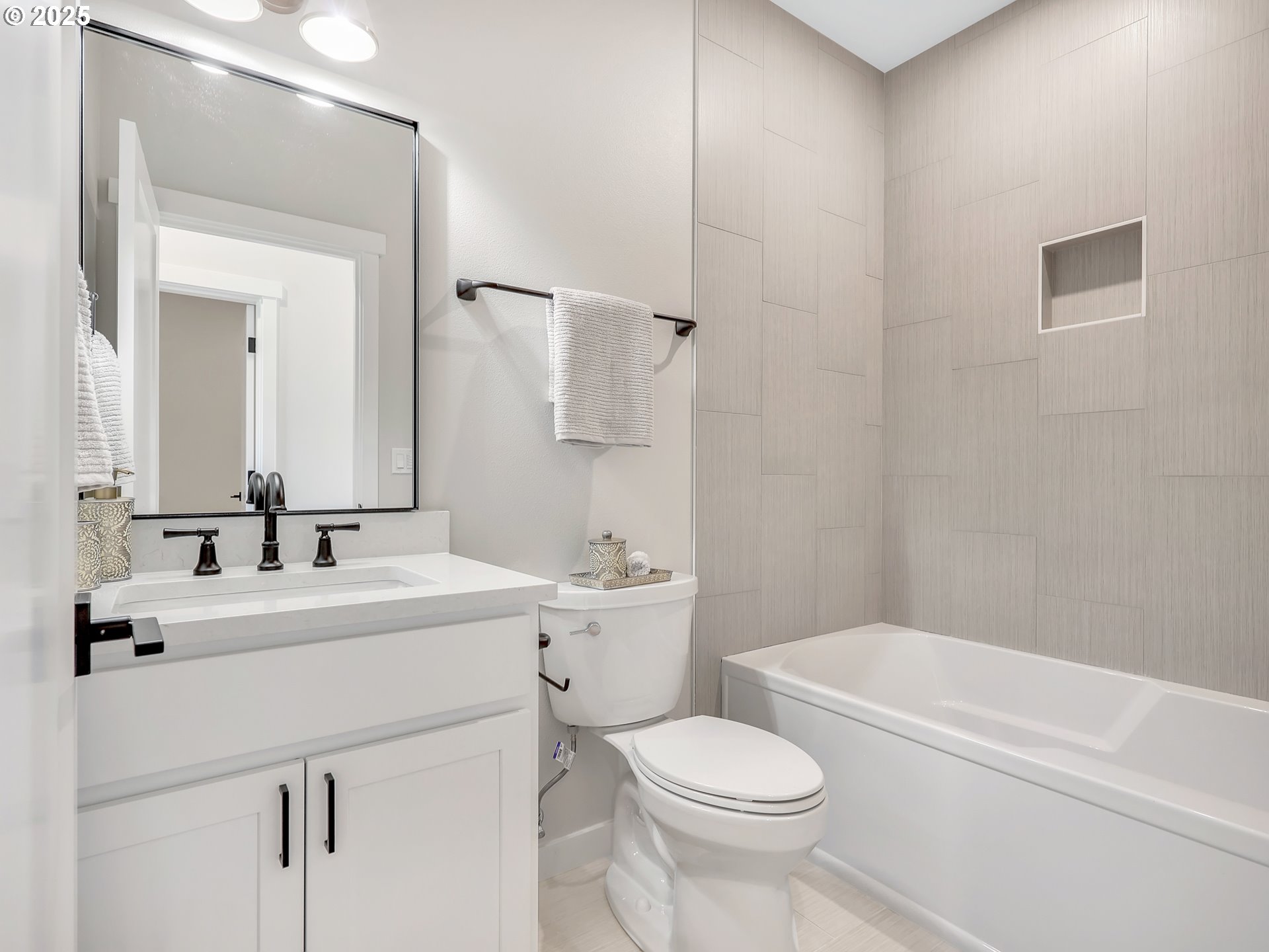 90250 Hobie Road Warrenton, OR 97146 - Photo 27 of 41 Bathroom