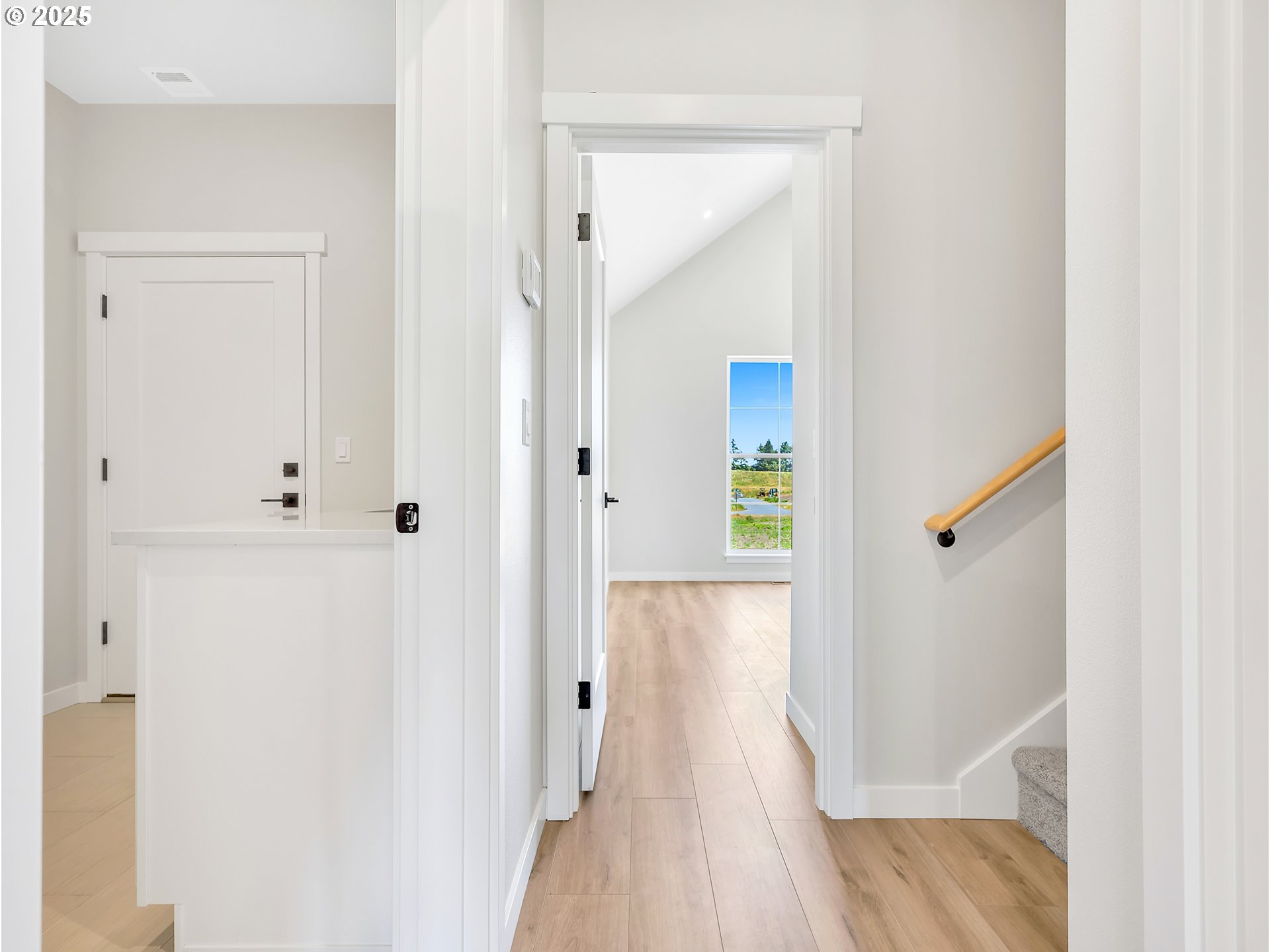 90250 Hobie Road Warrenton, OR 97146 - Photo 28 of 41 Hallway