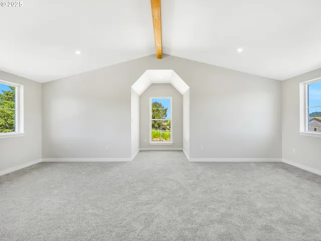 $969,000 | 90250 Hobie Road, Warrenton, OR 97146