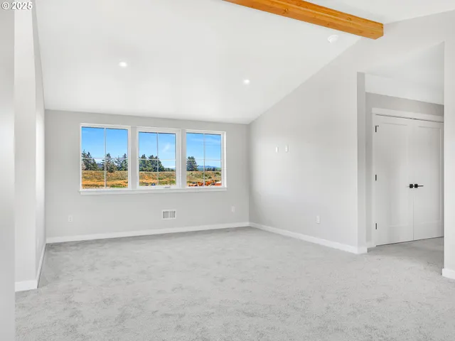 $969,000 | 90250 Hobie Road, Warrenton, OR 97146