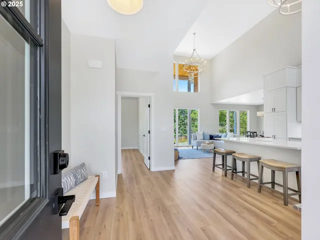 $969,000 | 90250 Hobie Road, Warrenton, OR 97146