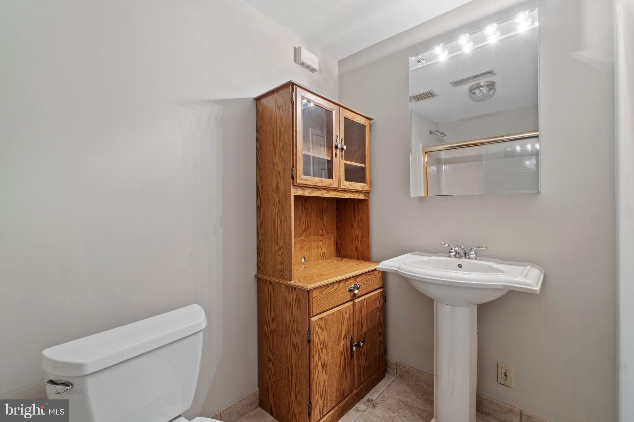 21163 Crocus Terrace Ashburn, VA 20147 - Photo 25 of 33