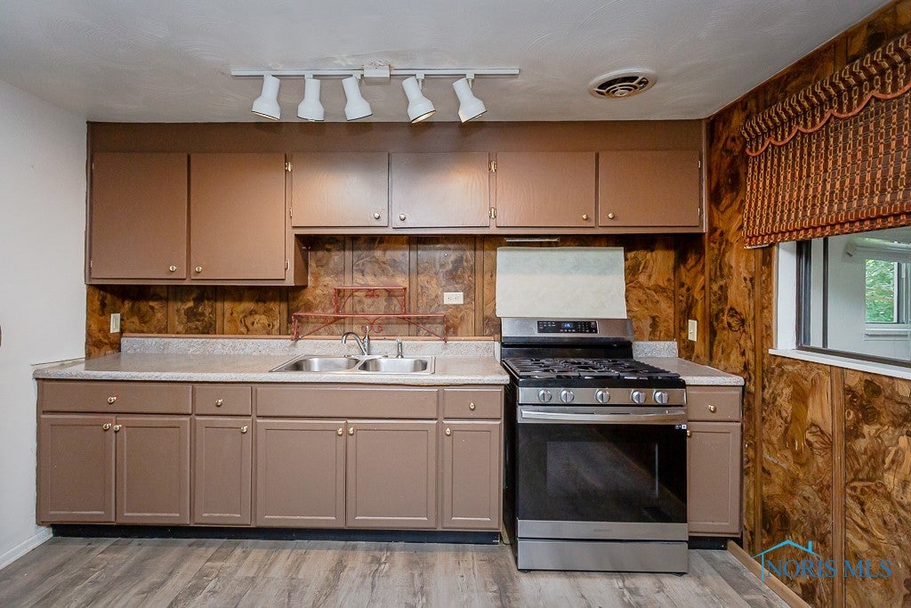 717 Burke Glen Road Toledo, OH 43607 - Photo 10 of 40 Gallery Image 10