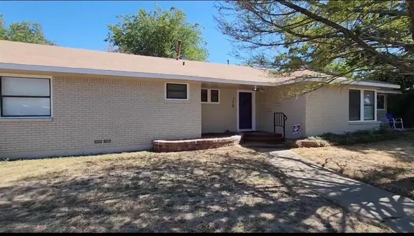 $800 | 718 West College Street, Stephenville, TX 76401