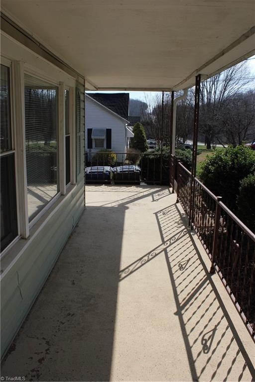 5575 Reynolda Road Winston-Salem, NC 27106 - Photo 3 of 23 Gallery Image 3