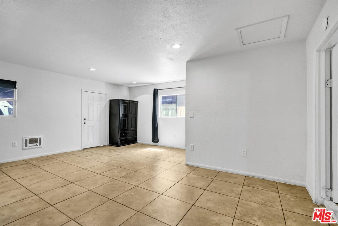 13110 Pinney Street Pacoima, CA 91331 - Photo 5 of 16