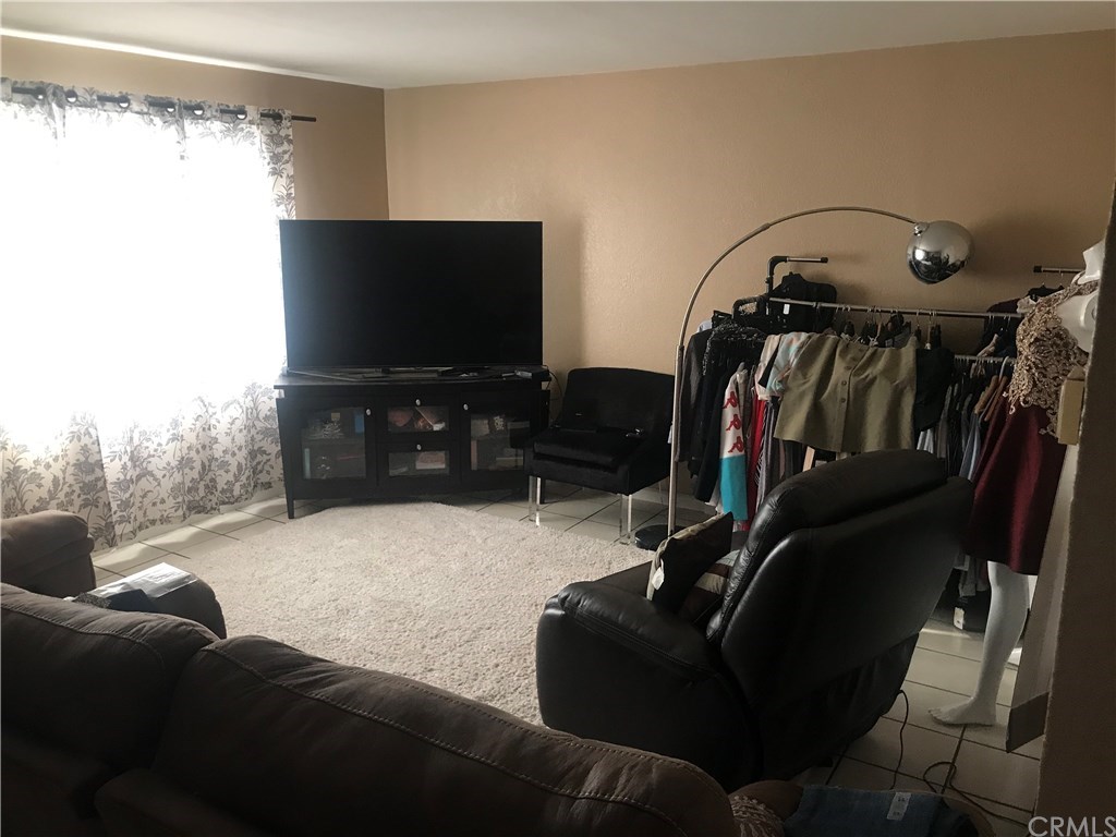 4385 Kingsley Street Montclair, CA 91763 - Photo 4 of 16