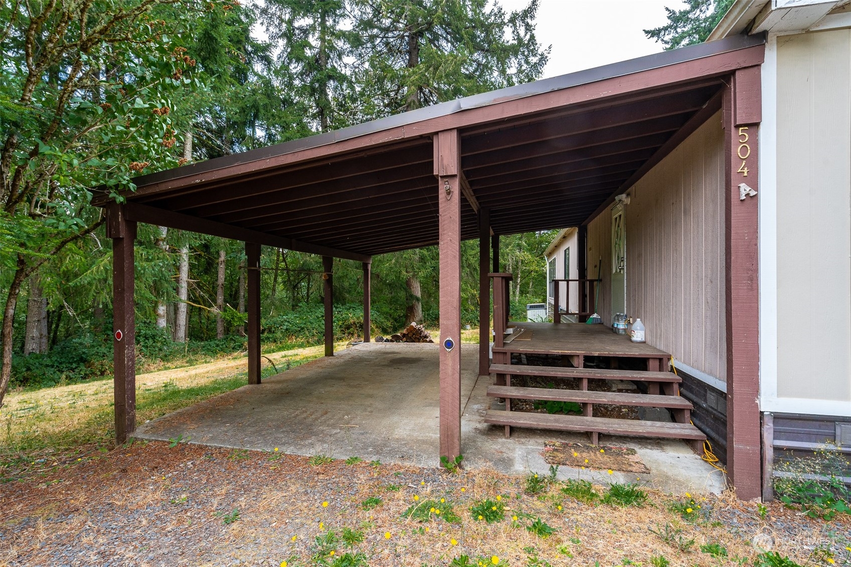 504 Brockway Road Chehalis, WA 98532 - Photo 19 of 40 a view of a patio with wooden floor