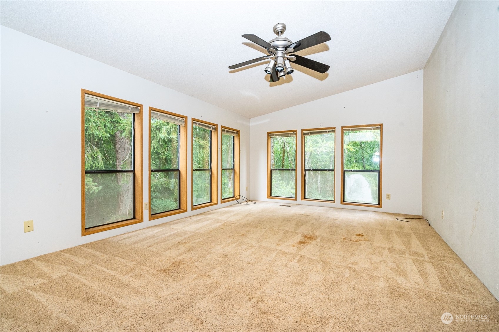 504 Brockway Road Chehalis, WA 98532 - Photo 22 of 40 a view of an empty room with a window