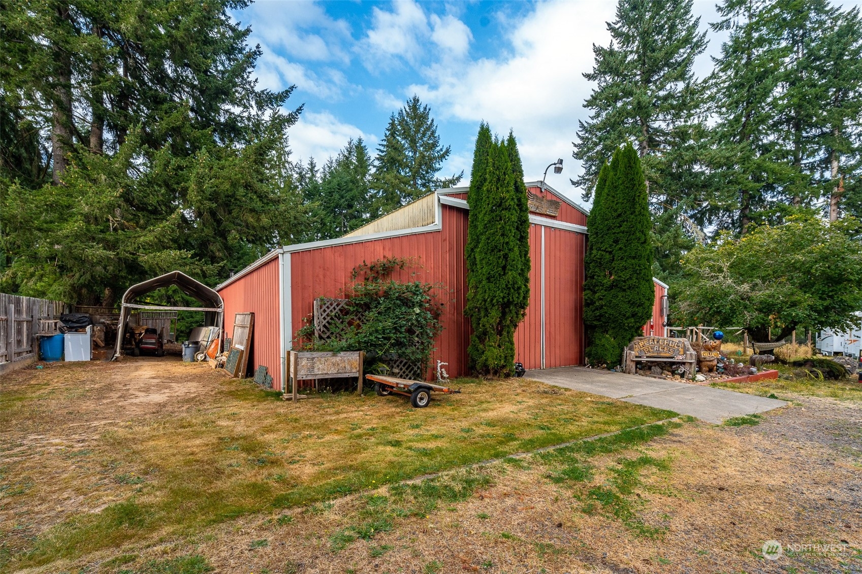504 Brockway Road Chehalis, WA 98532 - Photo 30 of 40 a view of a park with plants and large trees
