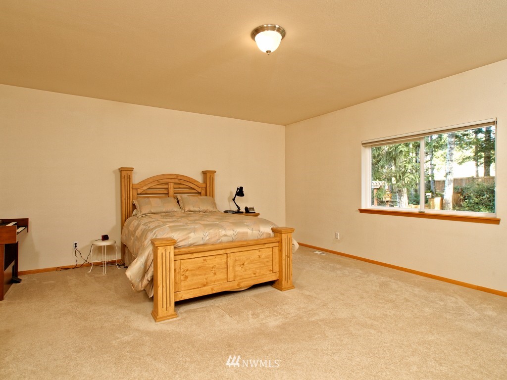 650 East Soderberg Road Allyn, WA 98524 - Photo 11 of 21 Gallery Image 11