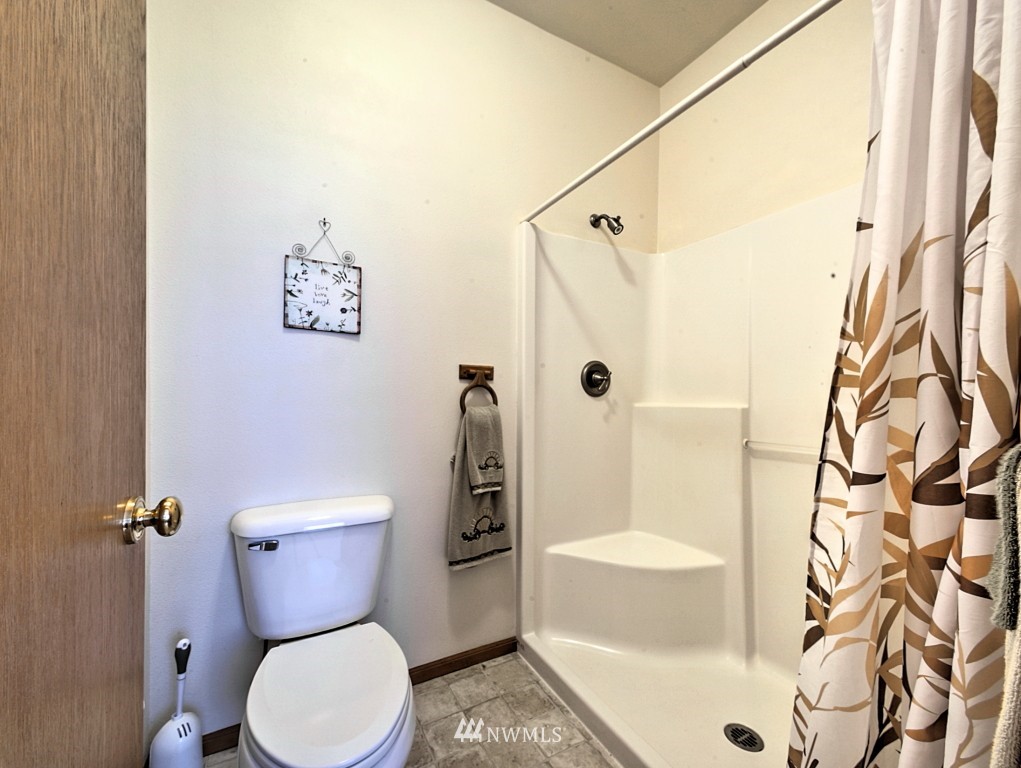 650 East Soderberg Road Allyn, WA 98524 - Photo 14 of 21 Gallery Image 14