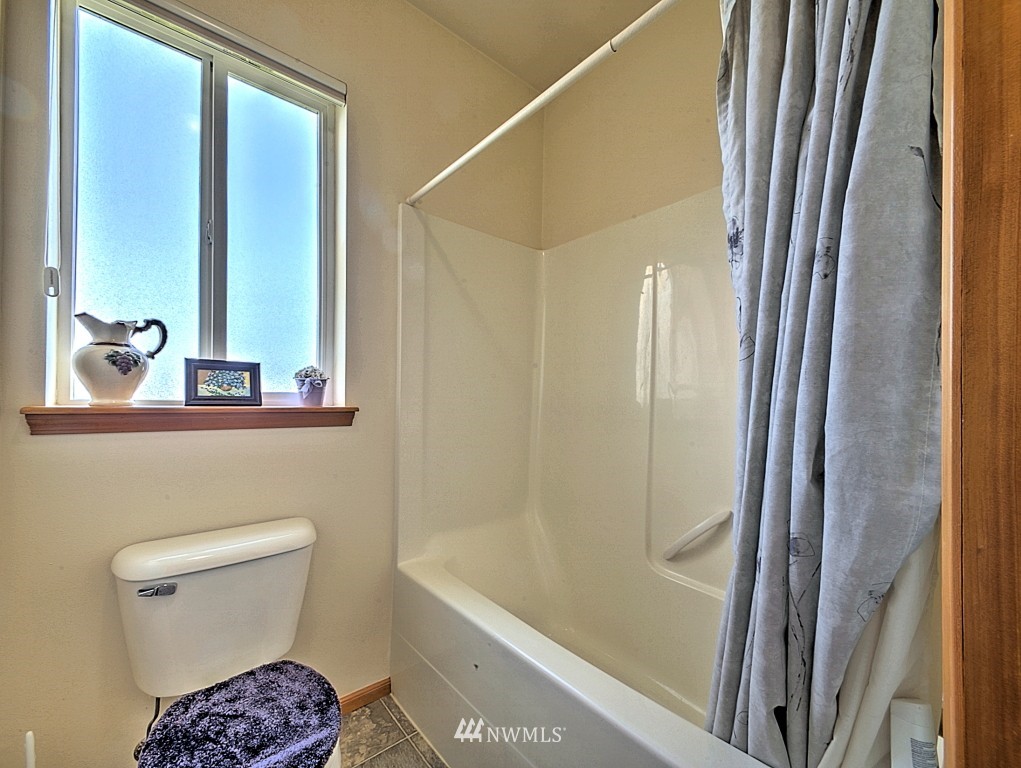 650 East Soderberg Road Allyn, WA 98524 - Photo 16 of 21 Gallery Image 16