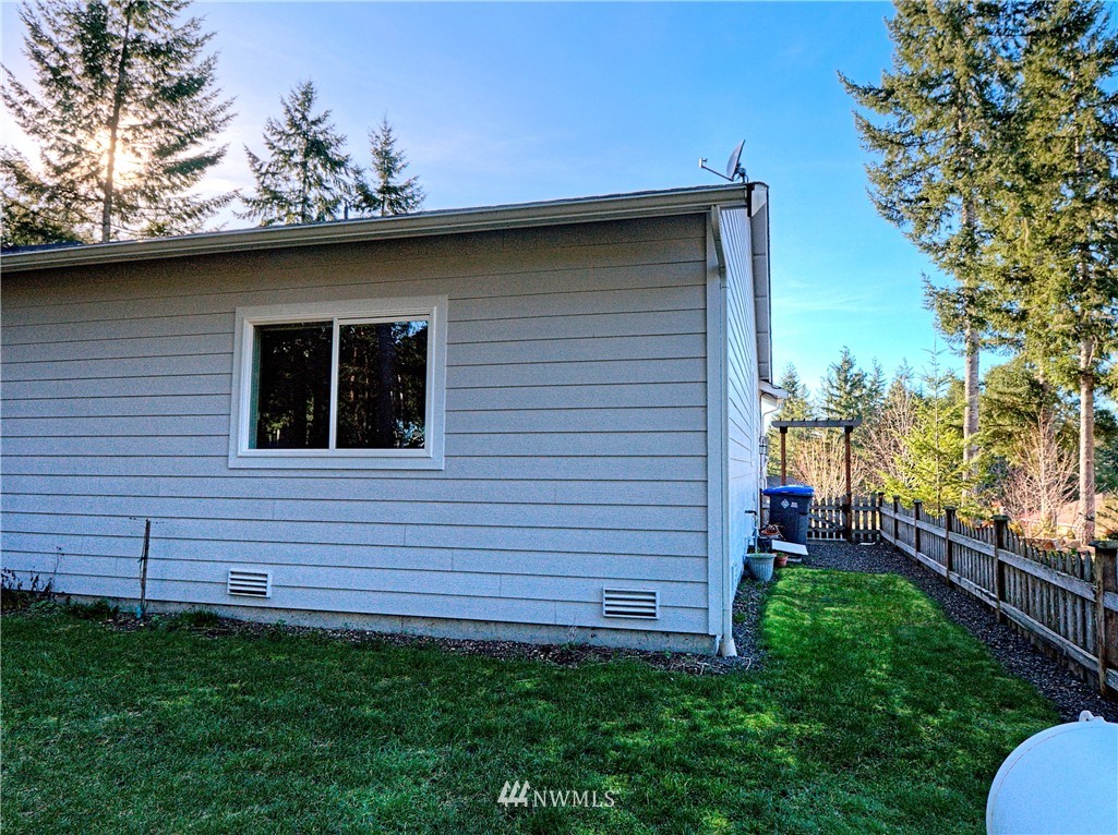 650 East Soderberg Road Allyn, WA 98524 - Photo 20 of 21 Gallery Image 20