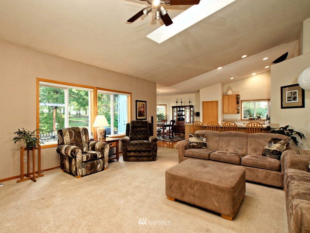 650 East Soderberg Road Allyn, WA 98524 - Photo 9 of 21 Gallery Image 9