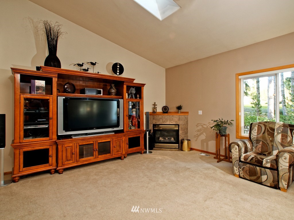 650 East Soderberg Road Allyn, WA 98524 - Photo 10 of 21 Gallery Image 10