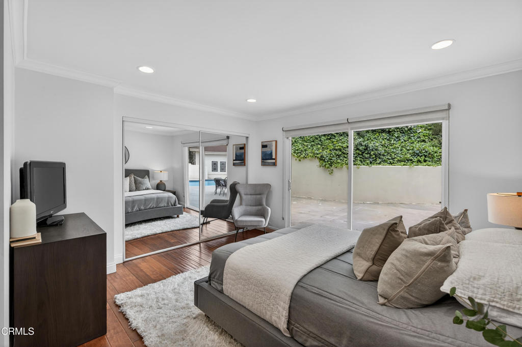 9325-9327 La Shell Drive Tujunga, CA 91042 - Photo 16 of 45 9325 La Shell Dr-16