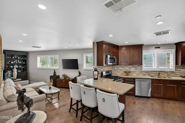 $1,965,000 | 9325-9327 La Shell Drive, Tujunga, CA 91042