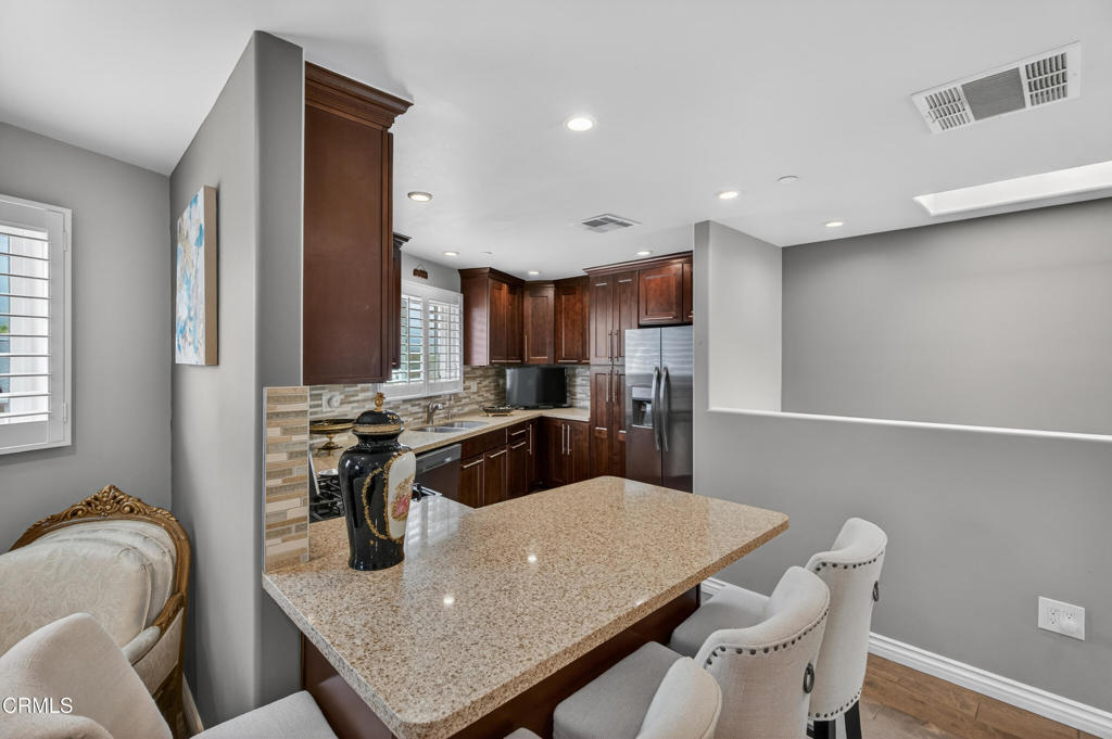 9325-9327 La Shell Drive Tujunga, CA 91042 - Photo 33 of 45 9325 La Shell Dr-33