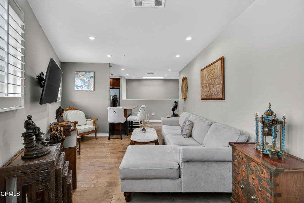 9325-9327 La Shell Drive Tujunga, CA 91042 - Photo 36 of 45 9325 La Shell Dr-36