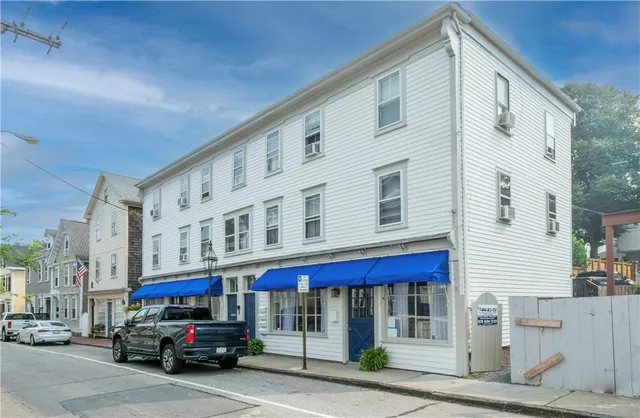 $2,200,000 | 130 Spring Street, Newport, RI 02840