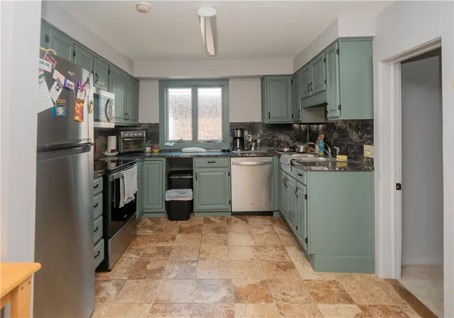 $2,200,000 | 130 Spring Street, Newport, RI 02840