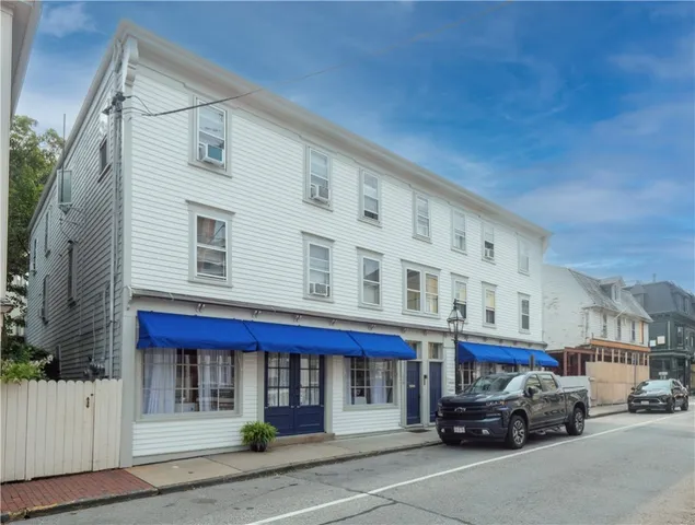 $2,200,000 | 130 Spring Street, Newport, RI 02840
