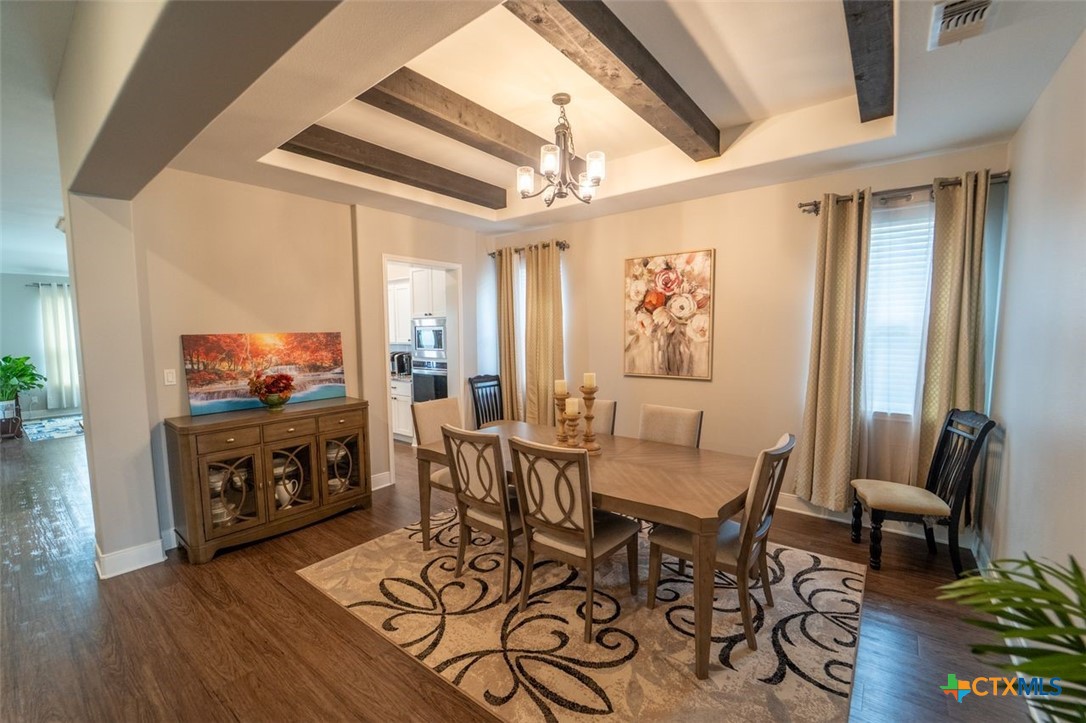 113 Terra Vista Ranch Road Victoria, TX 77904 - Photo 8 of 27 a view of a livingroom with furniture and a flat screen tv
