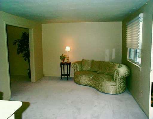 631 Ridgemont Drive Pittsburgh, PA 15220 - Photo 2 of 8 Gallery Image 2