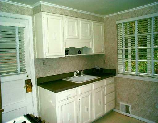 631 Ridgemont Drive Pittsburgh, PA 15220 - Photo 4 of 8 Gallery Image 4