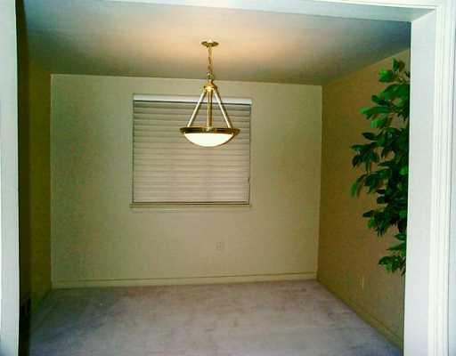 631 Ridgemont Drive Pittsburgh, PA 15220 - Photo 6 of 8 Gallery Image 6