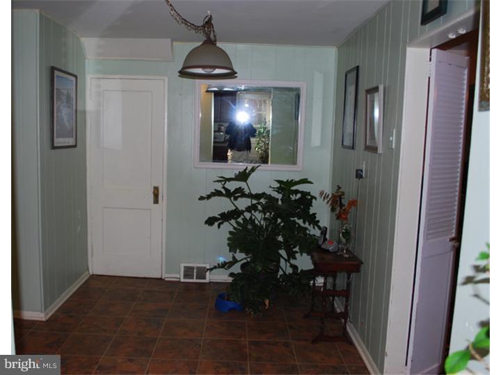 312 Burton Road Oreland, PA 19075 - Photo 14 of 18 Breakfast Room