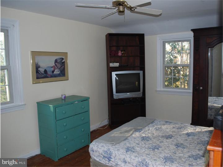 312 Burton Road Oreland, PA 19075 - Photo 17 of 18 Bedroom 3