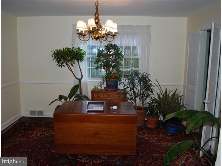 312 Burton Road Oreland, PA 19075 - Photo 10 of 18 Dining Room