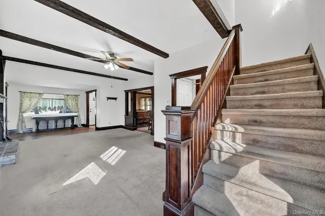 a view of entryway and hall